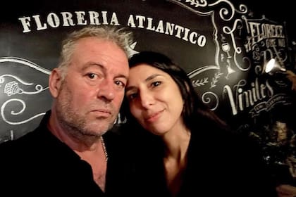 Junto a Leyla, su actual pareja