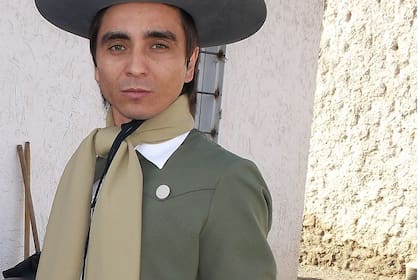 Fabio es bailarín folclorista.