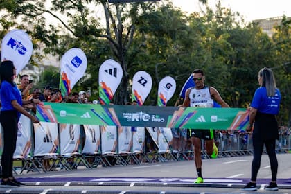 Fabio Jesús Correia, el brasileño que corría descalzo de niño y triunfa como profesional; ganó los 5K masculinos