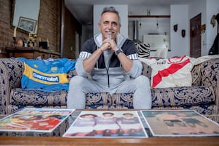Fue campeón en Boca y River, jugó con Maradona y Zidane, pero se retiró a los 25 años para ser panelista de Mauro Viale