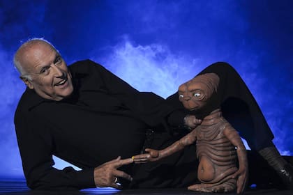 Fabio Zerpa y ET. Fotografía de Maximiliano Vernazza, parte de la muestra Argentinos 1995-2025