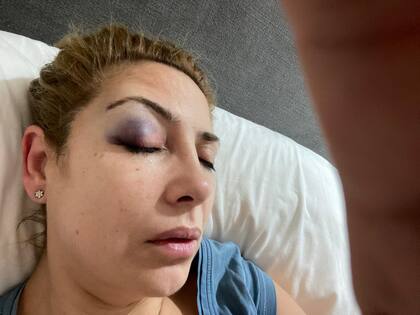Fabiola Yañez, en una de las fotos que están en su teléfono celular