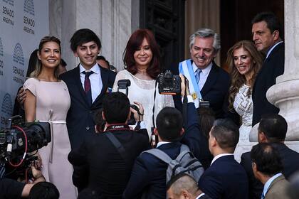 Fabiola Yáñez, Estanislao Fernández, Cristina Kirchner, Alberto Fernández, Claudia Ledesma y Sergio Massa, en el Congreso