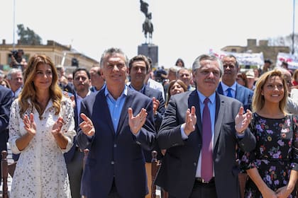 Juliana Awada, Mauricio Macri, Alberto Fernández y Fabiola Yáñez, en Luján