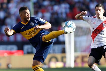 Fabra es uno de los más aplaudidos en La Bombonera y agradece ese cariño.