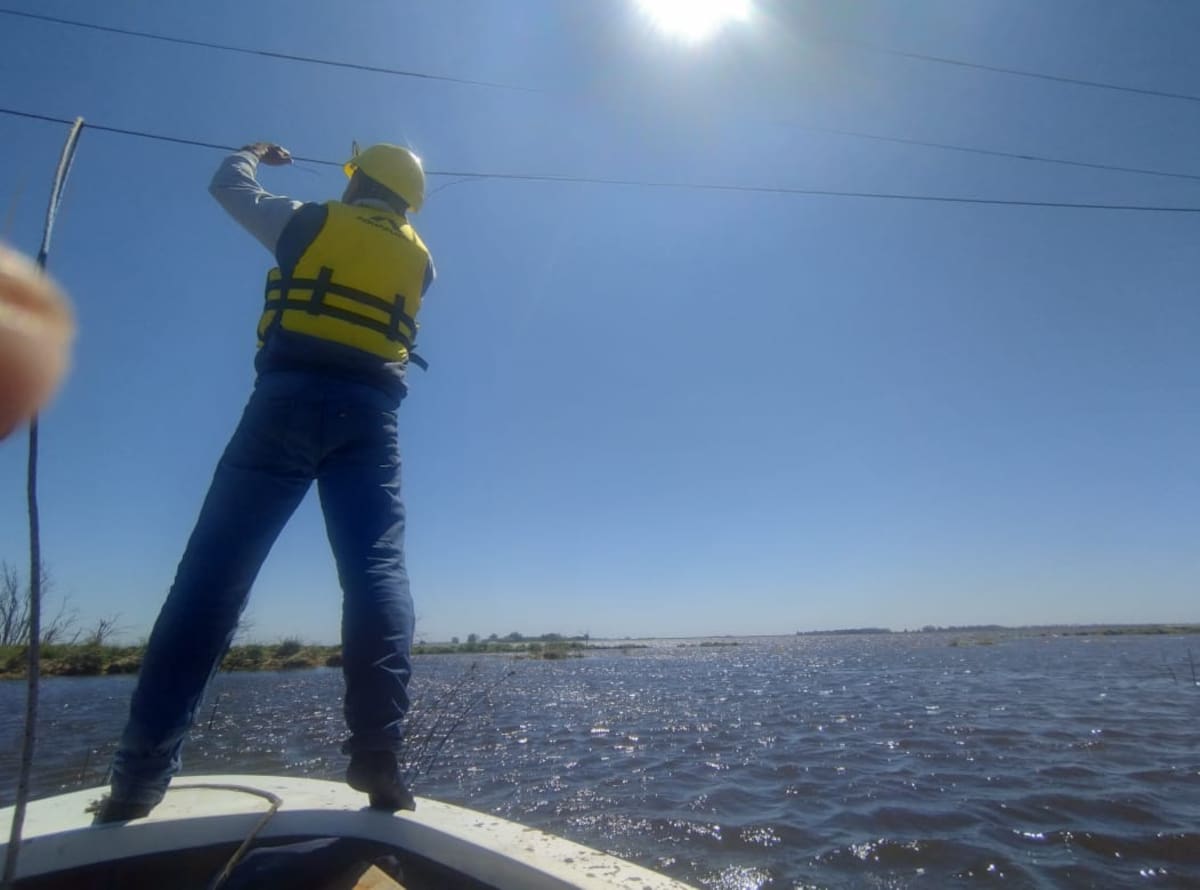 “Fue muy riesgoso”: el jefe de una cuadrilla que afrontó una situación extrema para que no falte luz en 12 estancias