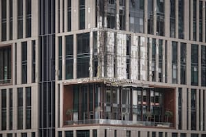 Irán volvió a apuntar a países del Golfo y atacó el centro financiero de Dubai