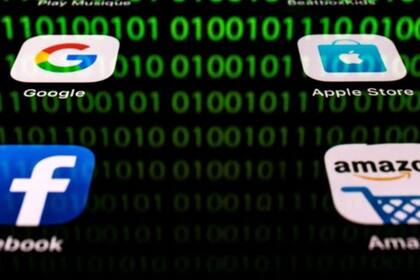 Facebook o Amazon son algunos de los principales sitios en los que los clientes dejan reseñas (a veces, falsas)