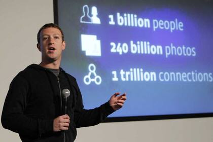 Facebook tiene mil millones de usuarios, y la mayoría de ellos se conecta desde un móvil a la red social