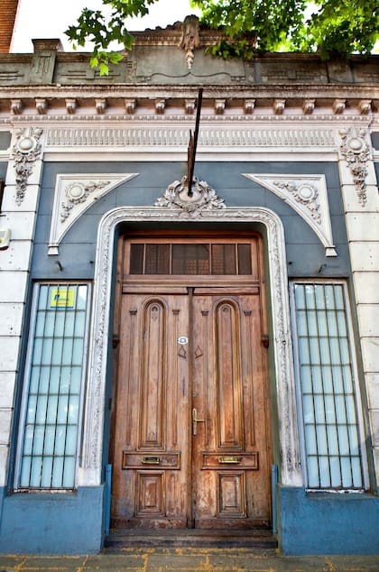 Fachada de 878, en Thames 878, Palermo