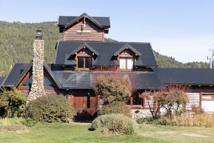 Fachada de la casa principal donde está la recepción y el salón comedor