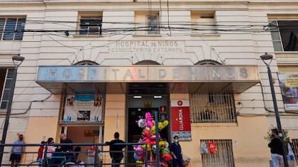 Fachada del Hospital Gutiérrez