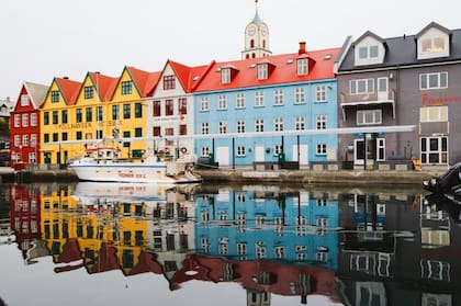 Islas Feroe. Fachadas coloridas de un lugar en el mundo de belleza peculiar.