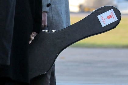 La guitarra de Facundo Cabral llega con sus restos a Buenos Aires