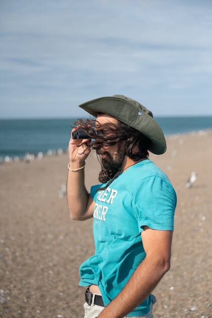 Facundo Binelli es técnico guardaparque de La Reserva Natural Estancia San Lorenzo y guía las excursiones