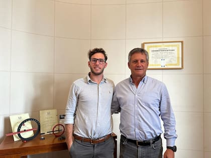 Facundo Boquete con su papá Martín. ambos trabajan en Toribio Achával