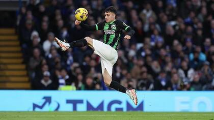 Facundo Buonanotte, el único argentino en Brighton, de la Premier League inglesa