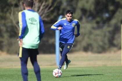 Facundo Buonanotte y una zurda elegante en un entrenamiento de Rosario Central