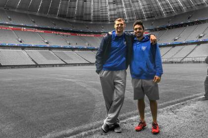 Facundo Campazzo con Martynas Pocius; fueron compañero en Murcia y hoy volvieron a juntarse en Denver