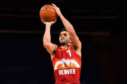 Facundo Campazzo en la NBa jugando para Denver Nuggets.