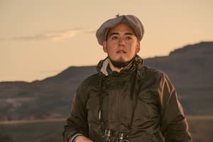 Facundo Epul, un joven del pueblo Perito Moreno, en Santa Cruz, volvió a su tierra natal para ser guía de fauna silvestre
