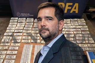 Así encontraron fajos de US$100.000 termosellados, cocaína rosa y pastillas en los domicilios de Facundo Leal