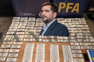 Así encontraron fajos de US$100.000 termosellados, cocaína rosa y pastillas en los domicilios de Facundo Leal