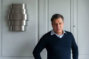 Facundo Manes, en el ojo de la tormenta