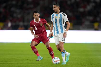 Facundo Medina fue llamado de último momento para esta fecha FIFA por las dolencias de Lisandro Martínez, y pretende dar argumentos para entrar en el equipo