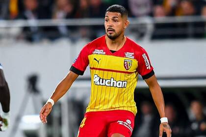 Facundo Medina y Lens protagonizarán un choque importante con Olympique, de Marsella, en pos de recortar la distancia que lleva el líder de la Ligue 1, PSG.