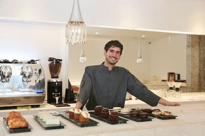 Facundo Olabarrieta, uno de los dueños del café