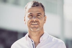 Un médico gastroenterólogo explicó por qué es mejor comer la pizza y las empanadas frías