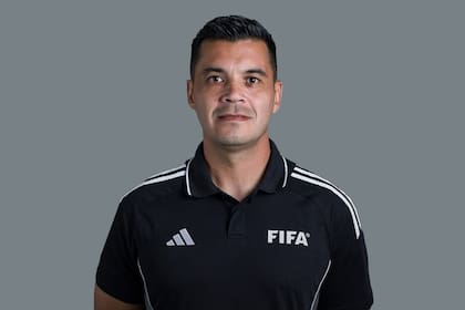 Facundo Rodríguez, uno de los juez de línea argentinos que fue elegido por la FIFA para ir al Mundial