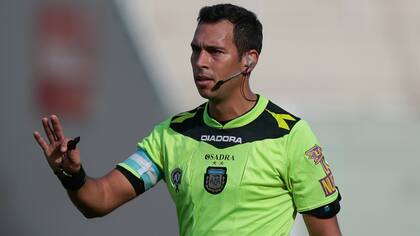 Facundo Tello es uno de los dos árbitros argentinos que impartirán justicia en el Mundial