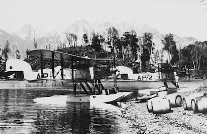 Fairey III.F (AP-1) y (AP-2) utilizados en la misión de reconocimiento por orden del entonces Presidente Hipólito Irigoyen. (Cortesía Luis Pefaure).