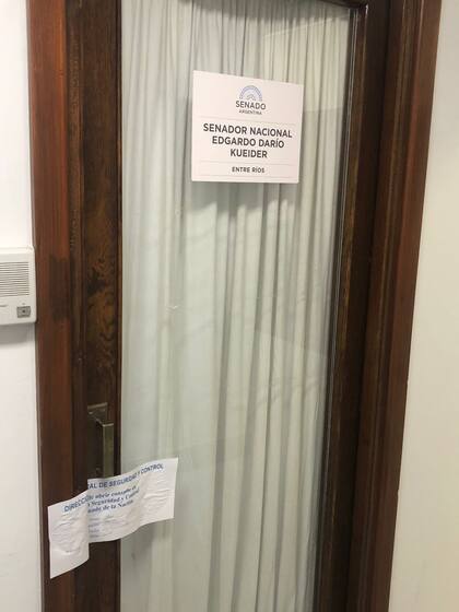 Fajado en la oficina de Edgardo Kueider
Senador de la Nación Argentina