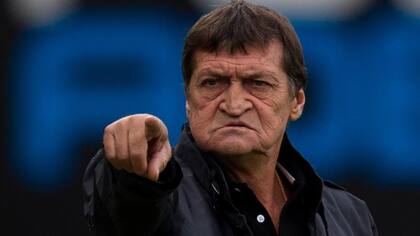 Falcioni apunta a todos los torneos que tiene Banfield por delante y pone lo mejor