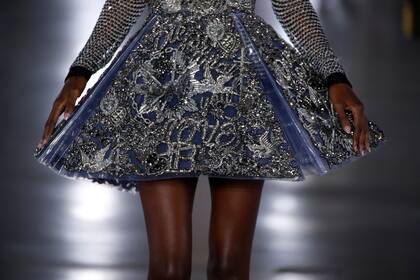 Falda rígida de estampa brillante, Balmain.