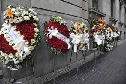 Familiares y amigos asisten al velorio de Luis Brandoni en la Legislatura de la ciudad de Buenos Aires