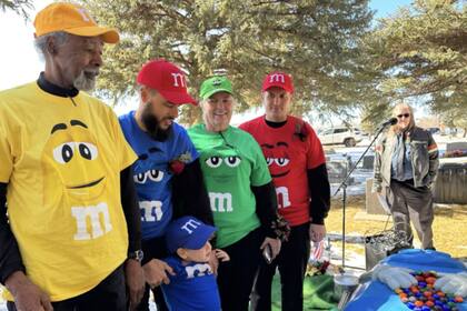 Falleció una mujer y sus familiares realizaron un funeral temático de M&M’S