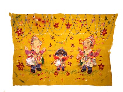 "Familia de la buena suerte" (2008-9), realizada sobre una manta que les regaló José Luis Lorenzo