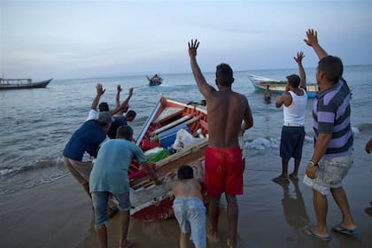Familia de pescadores, los Marval son víctimas de los piratas