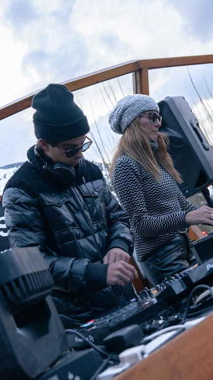 Familia DJ: DJ Puli Demaría y su Sylvestre Corti Maderna, los musicalizadores del after ski