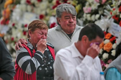 Familiares, amigos y personalidades de la política despidieron al exgobernador de Córdoba, José Manuel de La Sota.
