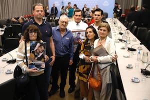 Familiares de fallecidos en la Comisión investigadora del fentanilo adulterado