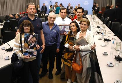 Familiares de fallecidos en la Comisión investigadora del fentanilo