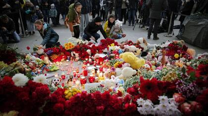 Familiares de las víctimas de la tragedia aérea en Egipto