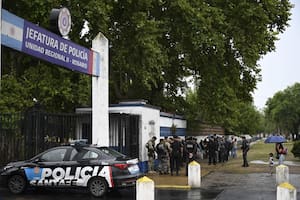 En medio de un clima de tensión policial, anunciaron un plus salarial para frenar las protestas en Santa Fe