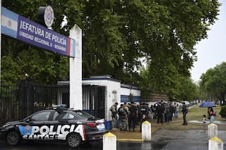 En medio de un clima de tensión policial, anunciaron un plus salarial para frenar las protestas en Santa Fe