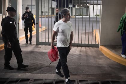 Llegó un cuarto vuelo al país desde Estados Unidos y aumenta la cifra de argentinos deportados por Trump - Image 3